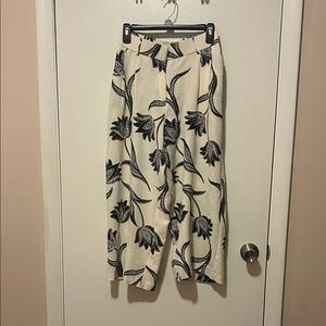 Jules & Leopold Cream and Black Floral Cropped Pants